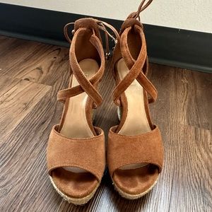 UGG Reagan Wedge Sandals in Chestnut | Size W8